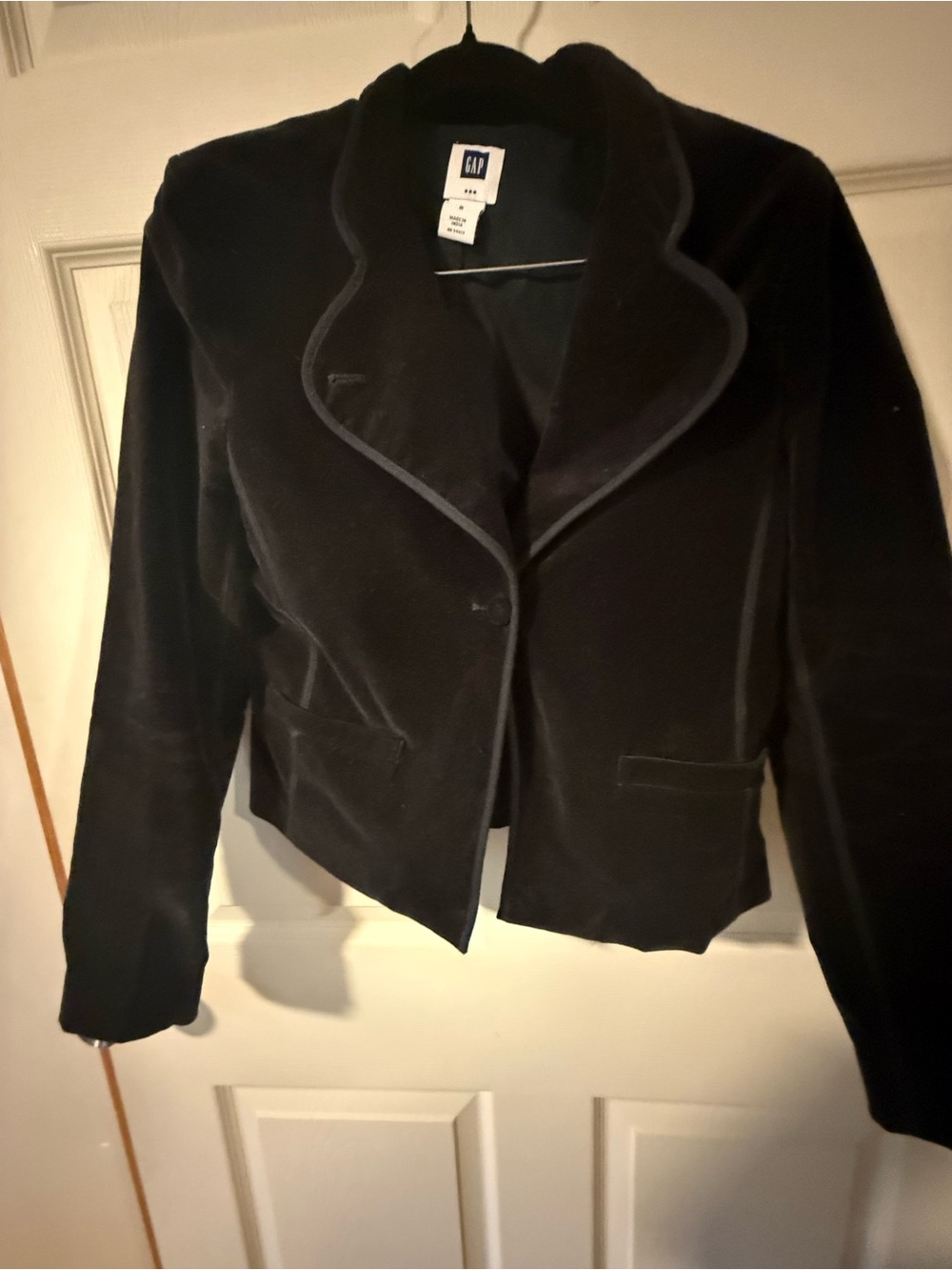 GAP Black Velvet Cropped Blazer with Curved Lapel